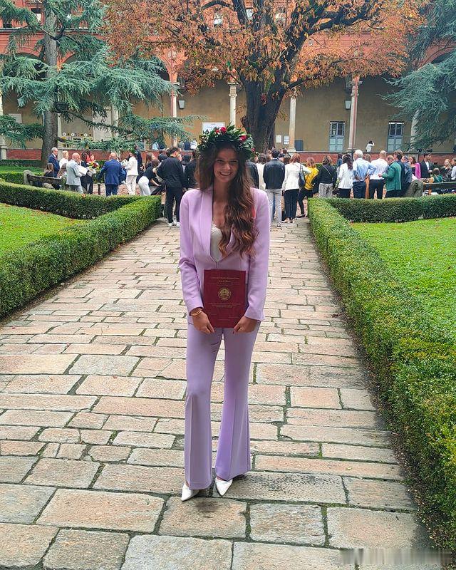 📸🇮🇹【齐里切拉】取得博士学位#女排[超话]# ​​​