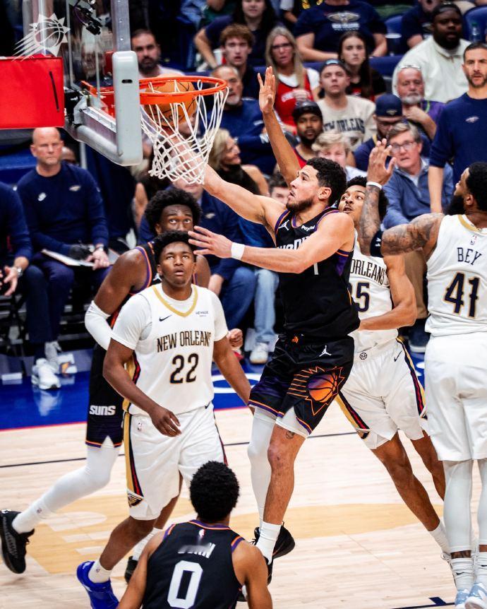 布克末节化身太阳神，带队在客场险之又险的拿下一场胜利！本场比赛太阳各轮换球员评级