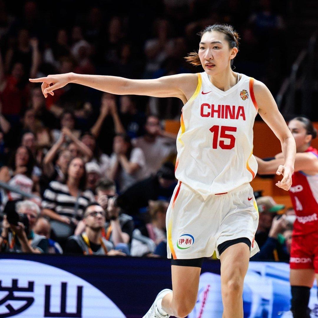 中国女篮vs捷克女篮这比赛打得太惨烈了中国74‑70捷克，加时险胜只能说……女篮