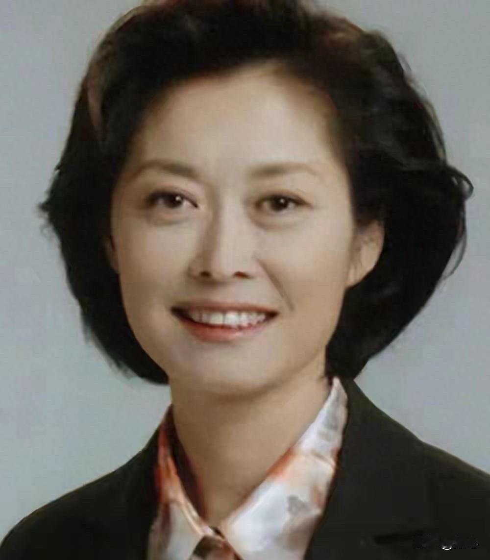 一丹的父母，是真真正正的高寿老人。 母亲韩殿云90岁走的，父亲敬毓嵩活到了95岁