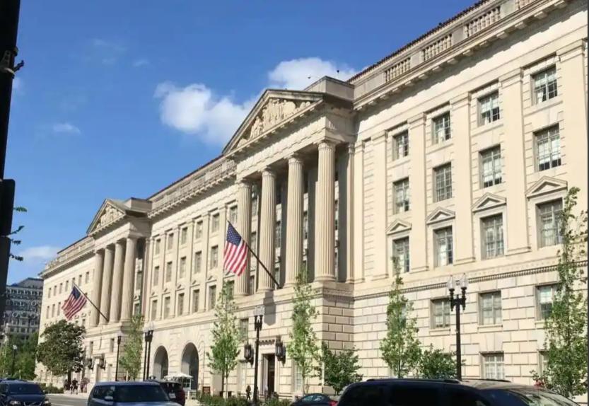 早知今日，美国何必当初呢？据彭博社报道，美国商务部正式撤回此前提交白宫跨部门审查