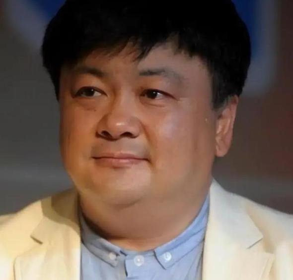 1991年，保姆向洪剑涛借10万买房，洪剑涛二话不说便将钱给了她。谁知，十几年后