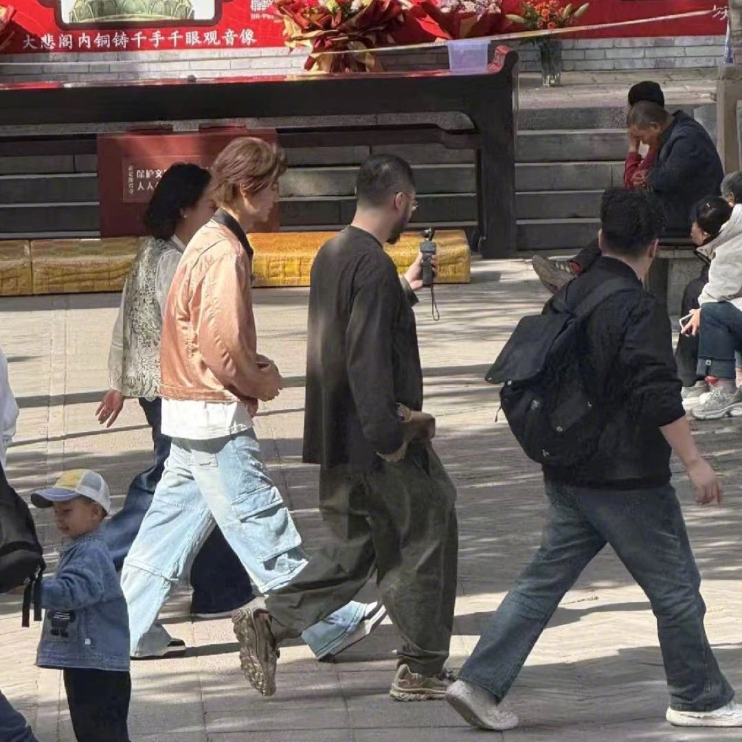 石家庄偶遇鹿晗拍摄终于看到新鲜的鹿了，好帅好帅！！！ ​​​