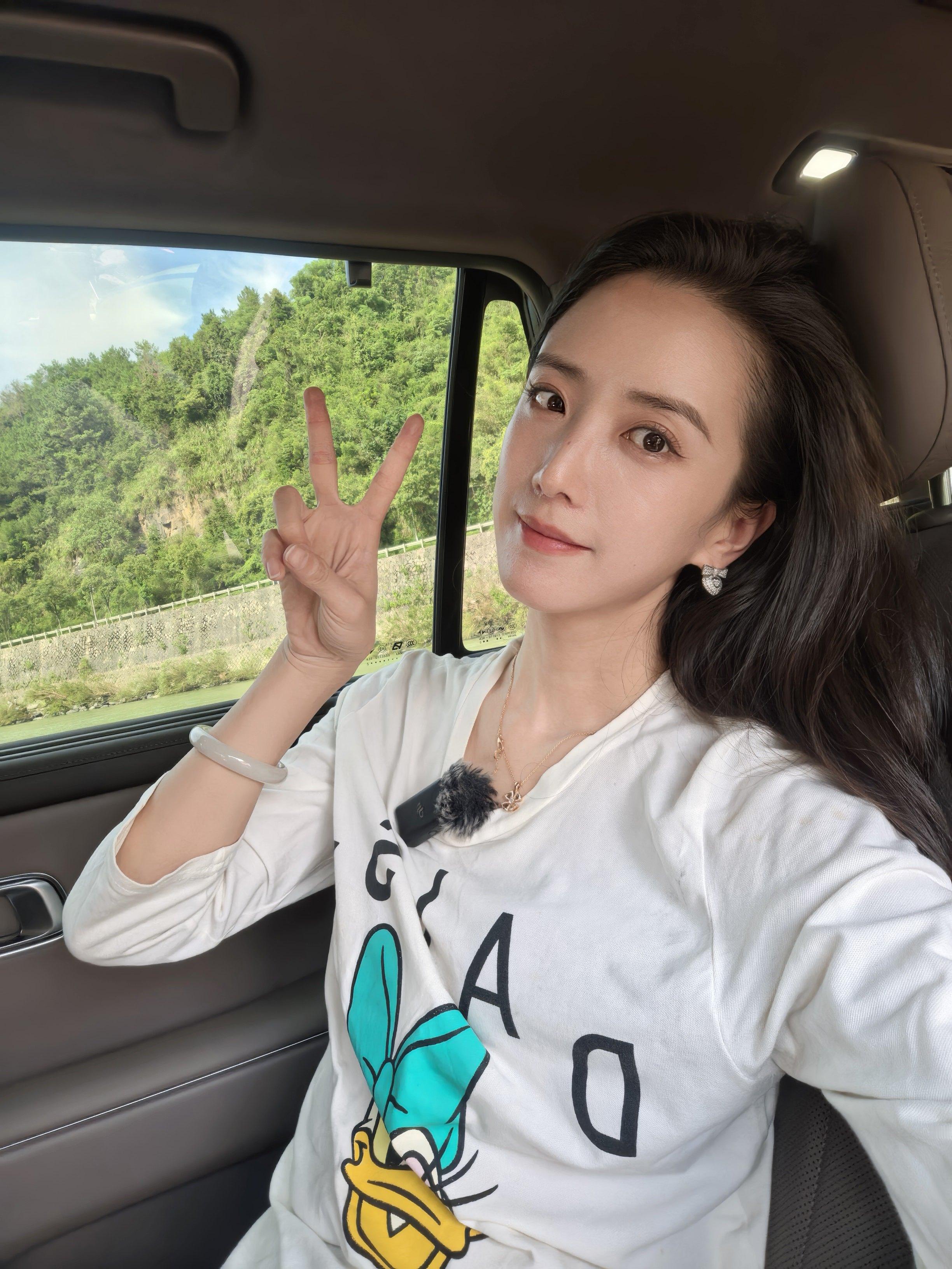 此刻，我看这水流挺急，我会不会漂到下游不见了