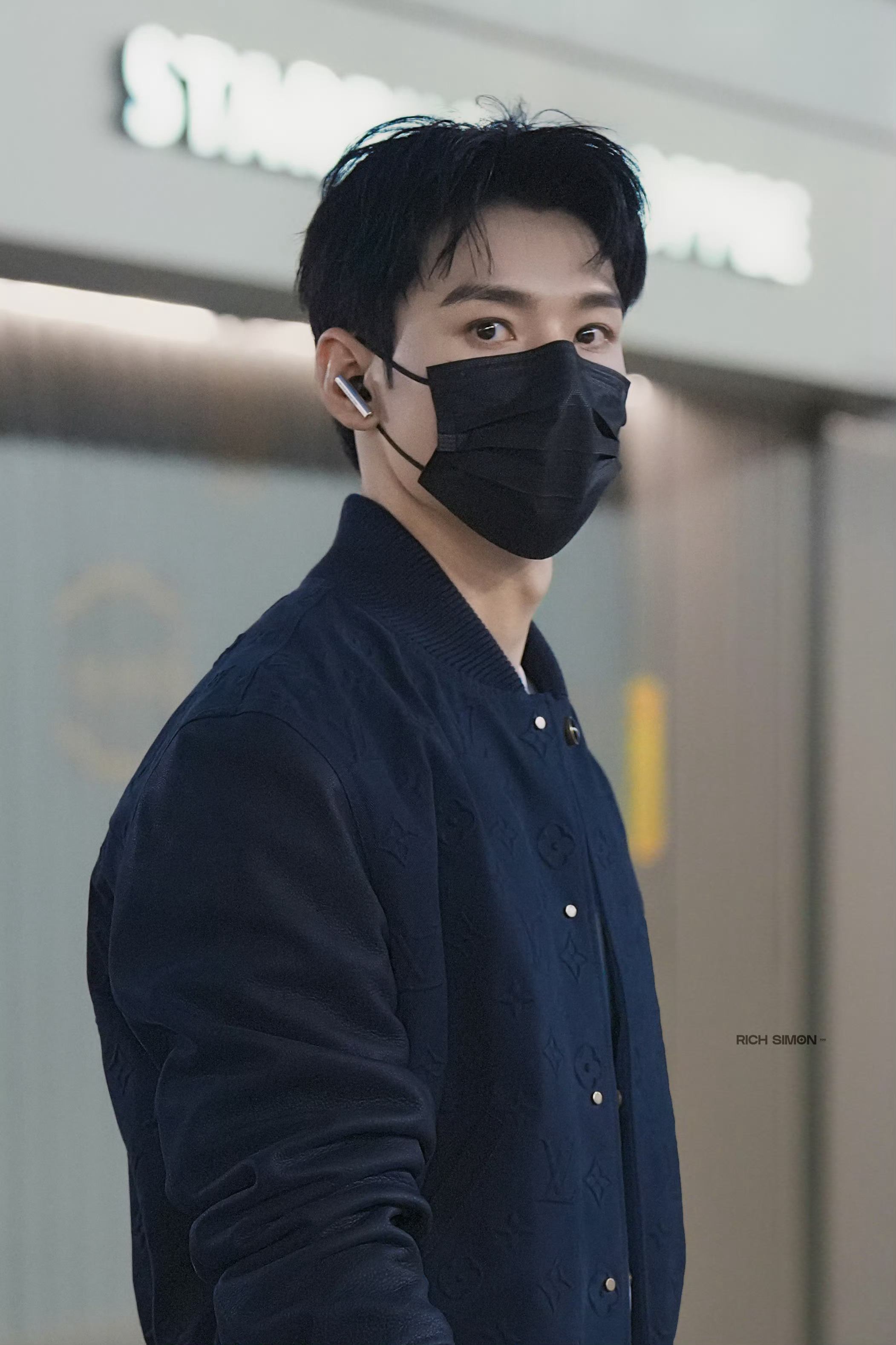 龚俊 × 巴黎时装周 Messika亚太区代言人启程巴黎，再度受邀品牌珠宝大秀，