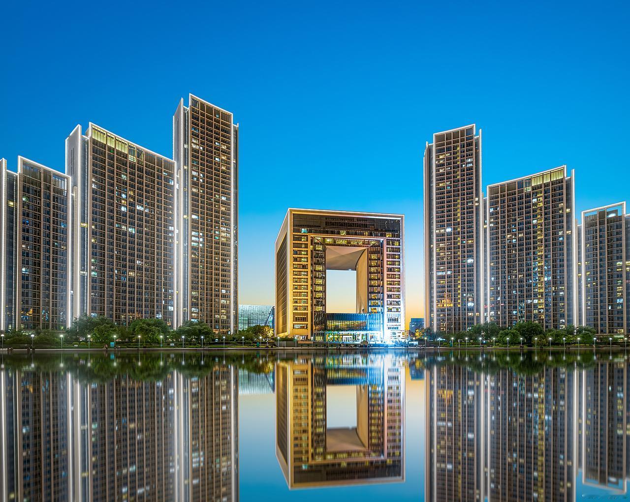 2026年买不买房，这得看个人情况。要是我收入稳定，有足够的积蓄，而且房价合适，