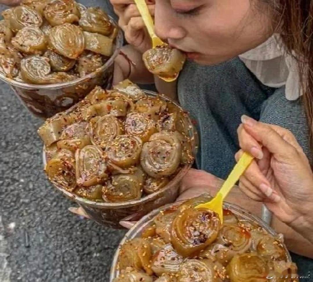 这是什么美食？看上去不敢吃啊。 