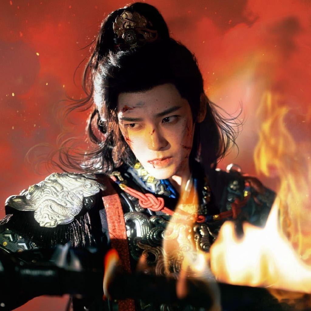 侯明昊线下云包场侯明昊将会员码印成传单亲自派送，线上线下双向用心，用满满的诚意，