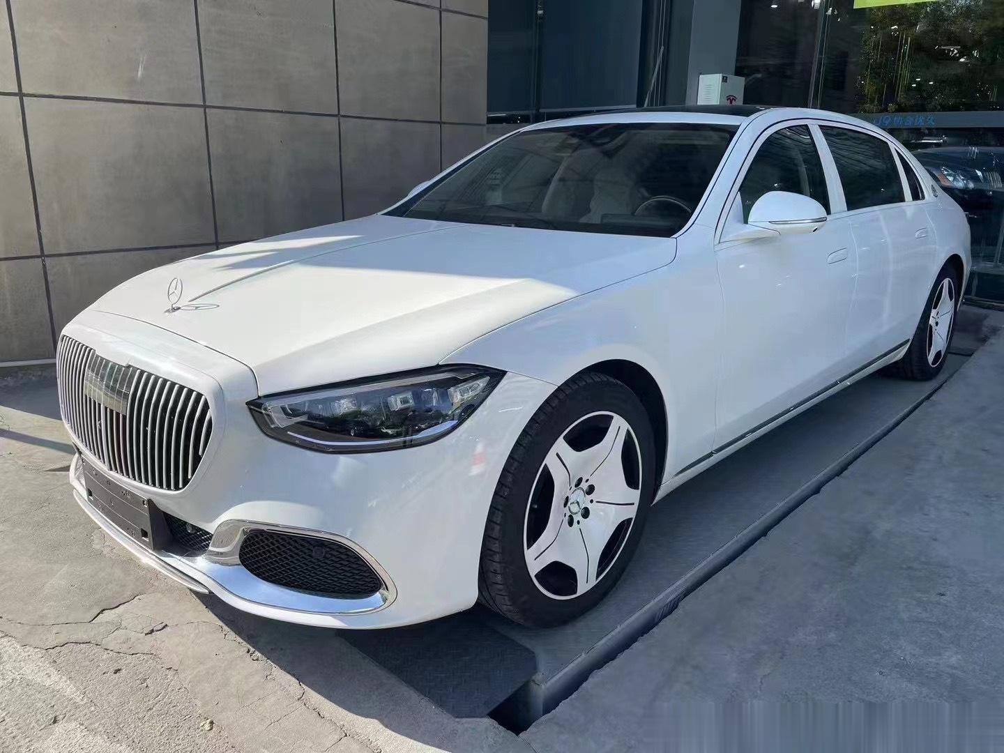 只有我喜欢白色S迈巴赫吗？ ​​​