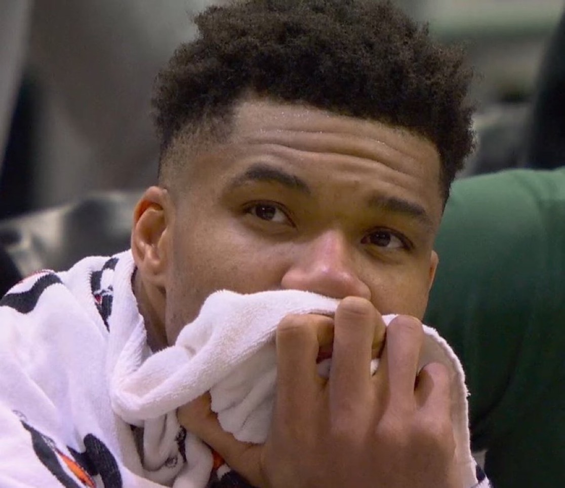 🚨据报道，里奇·保罗正试图成为扬尼斯的经纪人，称他可以帮助扬尼斯到达他心仪的球