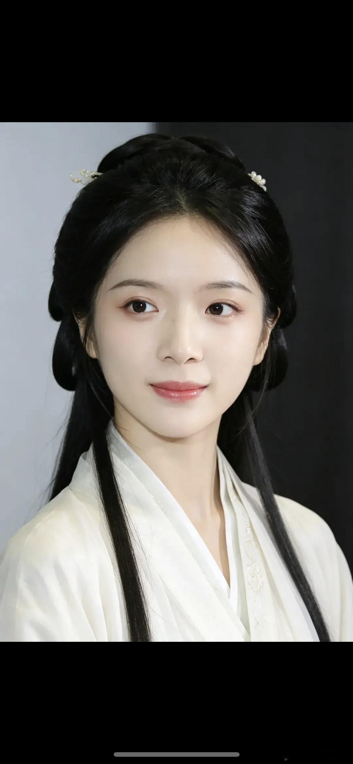 李思潼古装🈶，看起来有流量🌸的潜质吗 