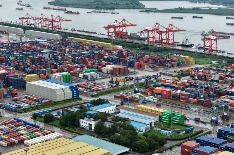 【中国启动贸易调查，“枪已上膛，随时反击”】#特朗普夸赞中国制造业##特朗普称必