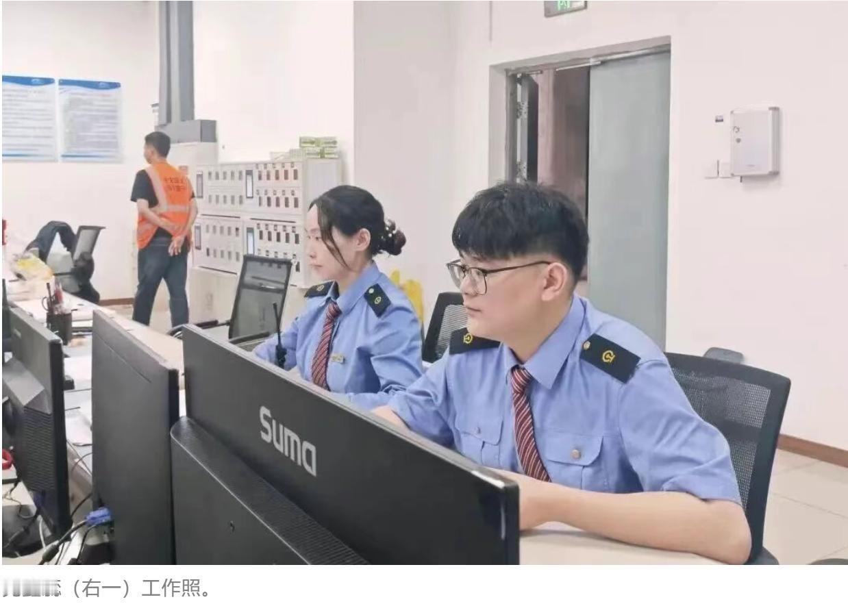 央视新闻 7 月 22 日发布消息，7 月 14 日，自发赶赴广西参与防汛救灾的