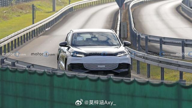 #新能源汽车# 【预计2024年发布！奥迪Q6e-tron量产版谍照曝光】近日，