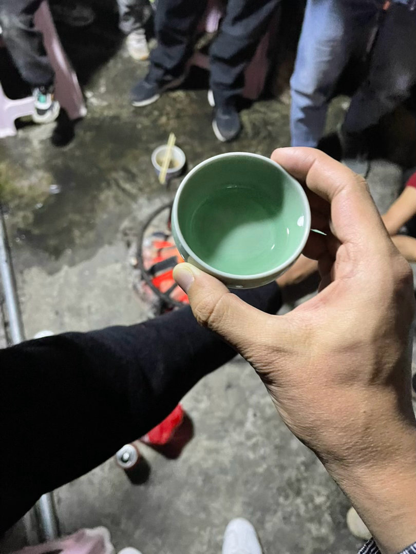 历史可以被总结，过去可以被铭记，但是未来却只能预见，连天气都只能预报，谁又敢去主