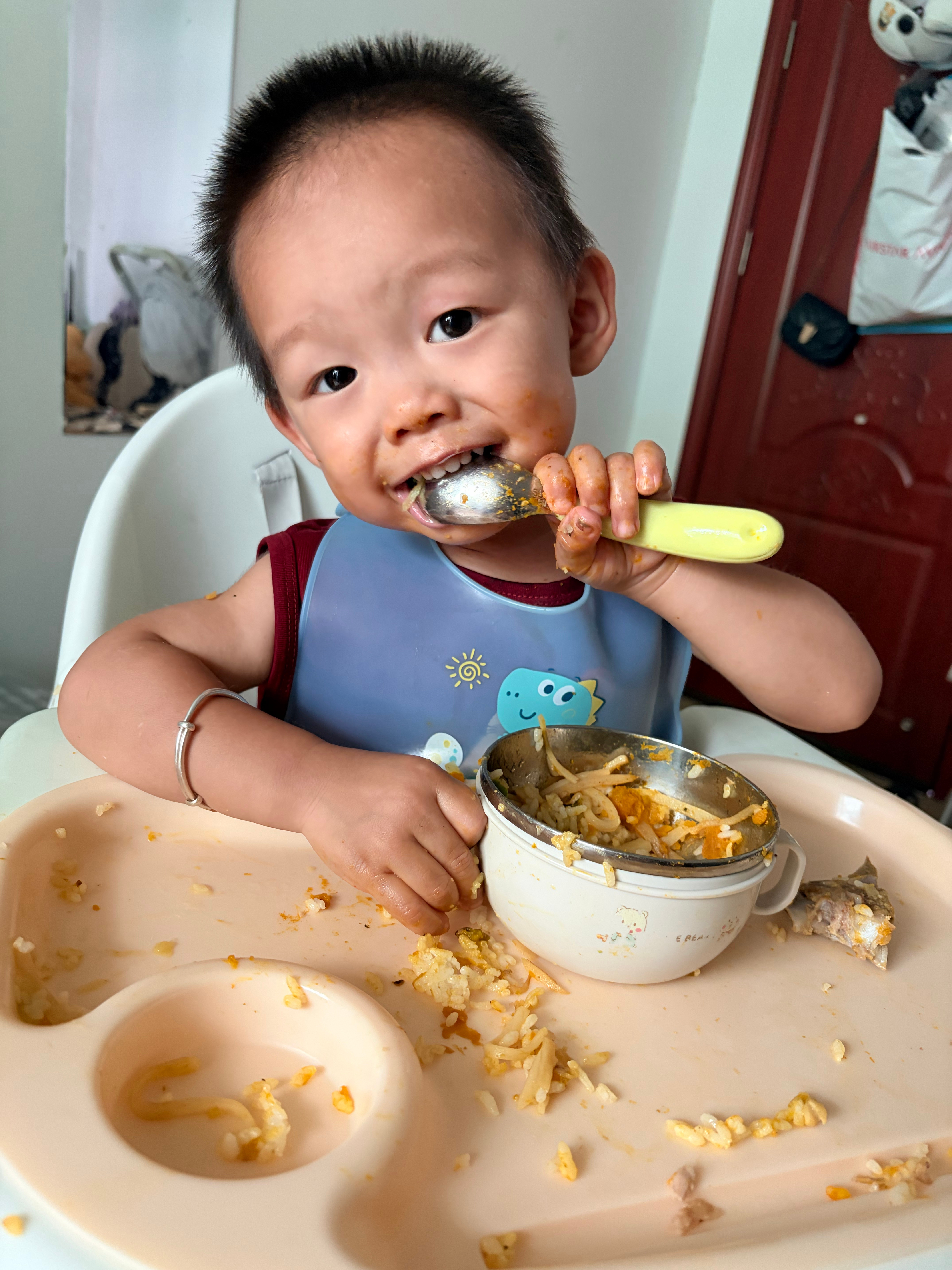 这两天宝爸没时间在家做饭，然后我就吃了两天清淡的菜，今天是第三天了，真是嘴巴都淡