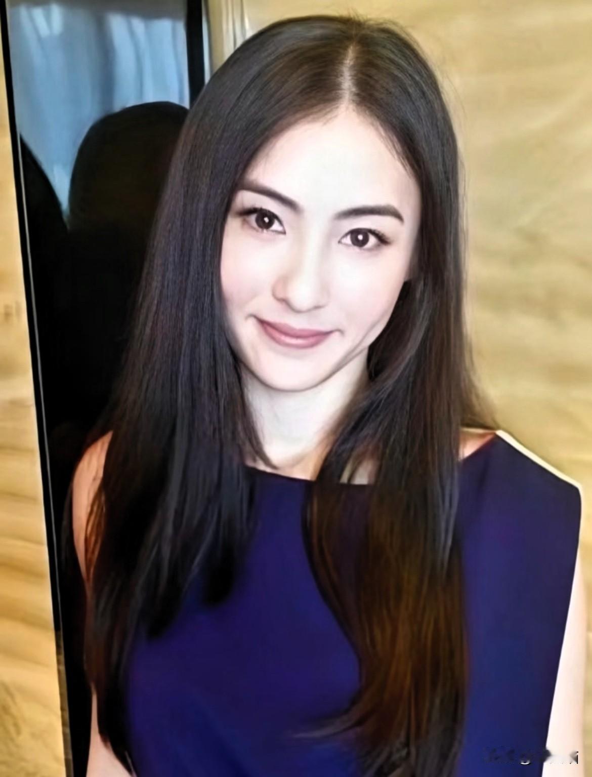 说实话，
张柏芝庭审上那句撕心裂肺的“都是假的”，比任何官司输赢都打动人！

她