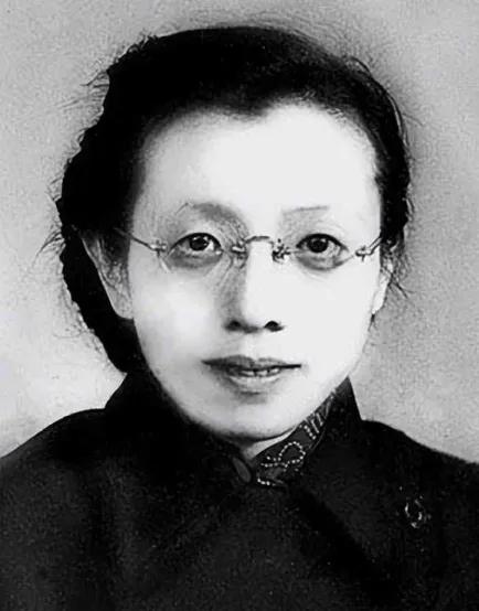 组织给了她20根金条，让她去南京搞地下工作，结果她天天泡在麻将桌上，三年输光了全