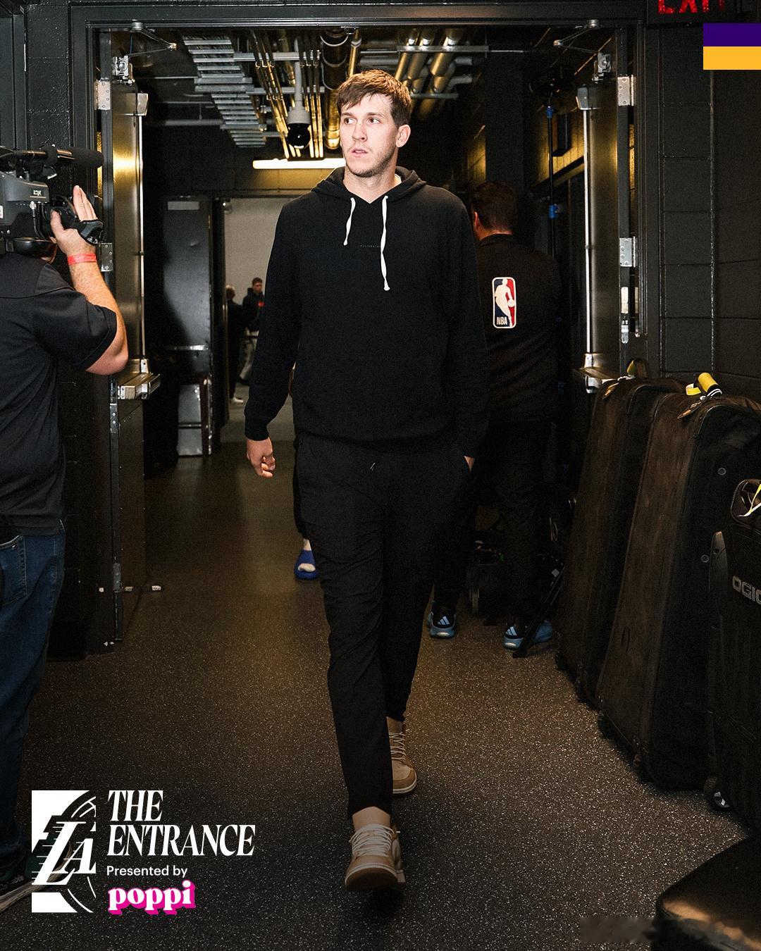 今天穿得都很时尚[酷]新赛季篮不住 ​​​