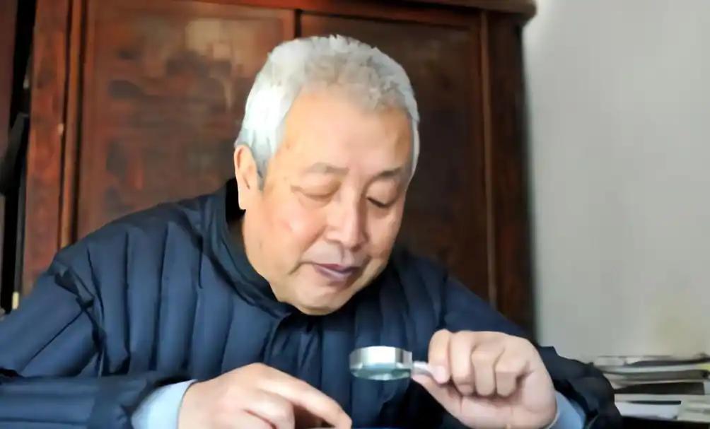 九六年太原旧货摊闹出件旁人看不懂的怪事，退伍老兵硬掏三千块买下一堆没人瞧得上的旧