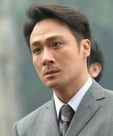 吴镇宇17岁那年，母亲问他:“你将来有什么打算？理想是什么？”但他给出的答案却让