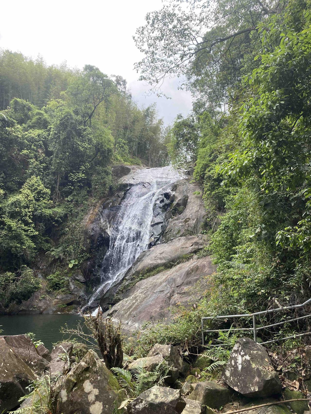 从化小众秘境出圈！千龙沟超大宽瀑直击心底，山野治愈感拉满

平日里每天困在城市车