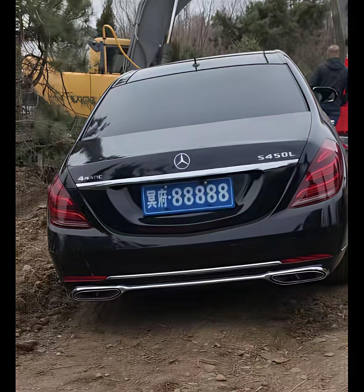 豪车陪嫁常见，豪车陪葬你见过吗？

[捂脸]这阵仗直接看懵全网，

堪比古代王侯