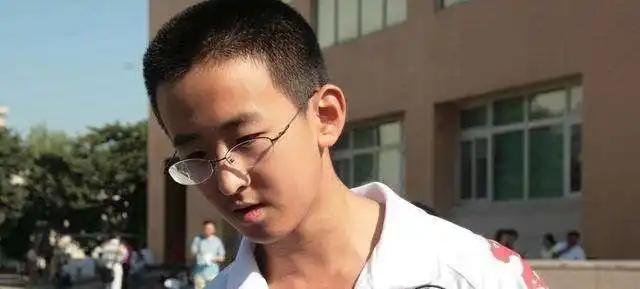 10岁大学、13岁升硕士、16岁读博士，曾经被所有人称为“天之骄子”的张炘炀却在