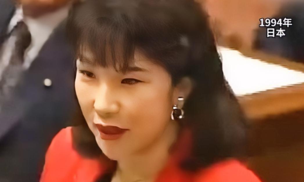 高市早苗是第1个，将我驻日大使，外交部，国防部，解放军报，人民日报，新华社，逼得