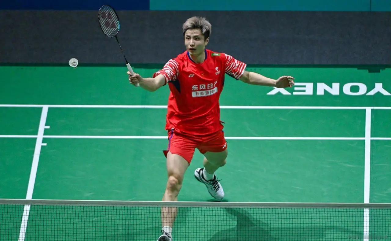 港哥李卓耀真是好人，努力把石头哥前进的障碍印度阿三拉克什亚给清扫了，都是中国人，