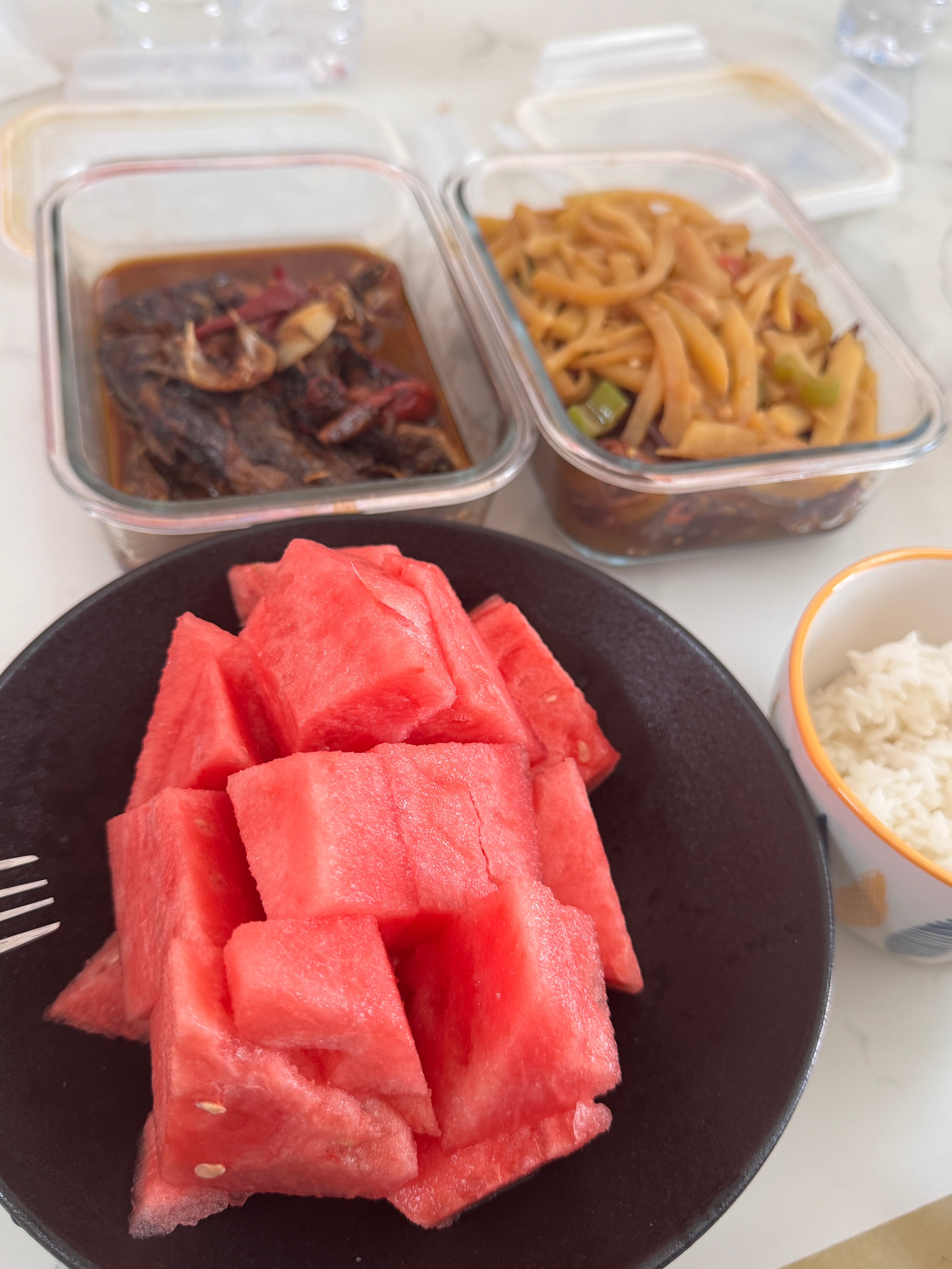 吃饭了 我姐给我带的饭
