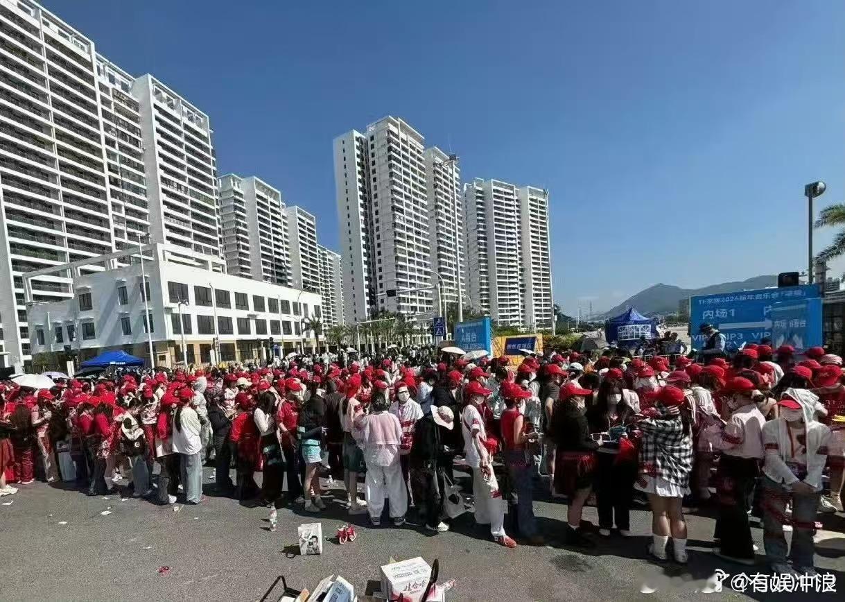 苏新皓红遍三亚苏新皓新音第二天人气苏新皓新音第二天人气，红遍三亚，