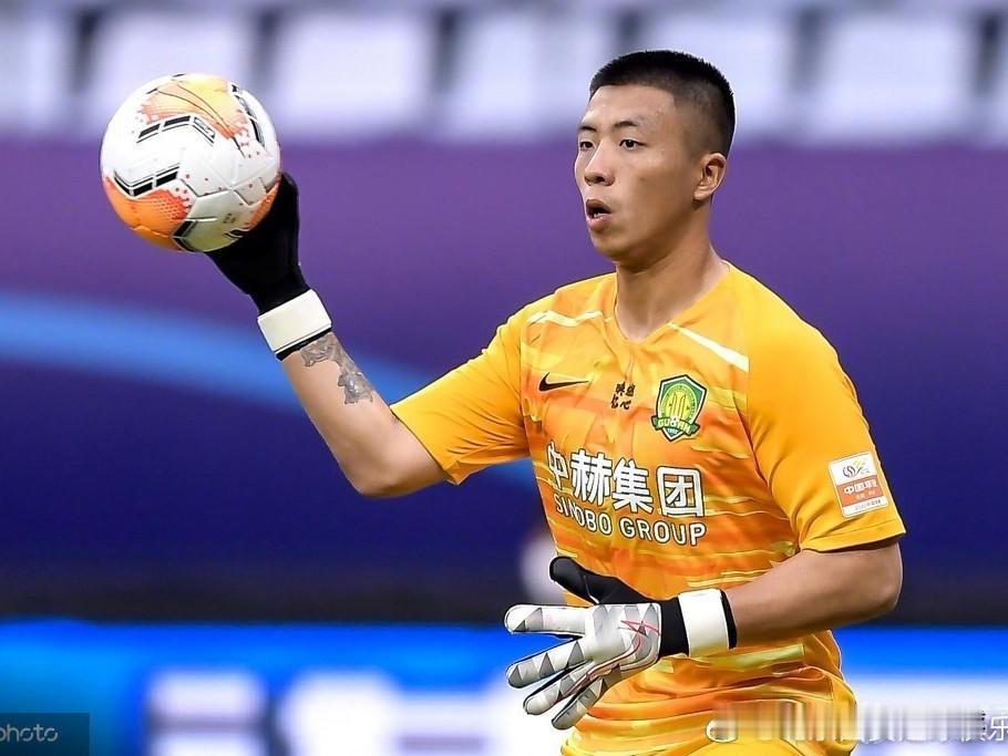 中超绯闻转会---郭全博…据传云南玉昆搞定了新门将，有球迷猜是梅州客家的原北京国