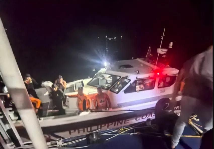 菲律宾真是自作孽不可活！24日的时候，菲律宾一艘渔船在黄岩岛附近沉没，咱们的海警