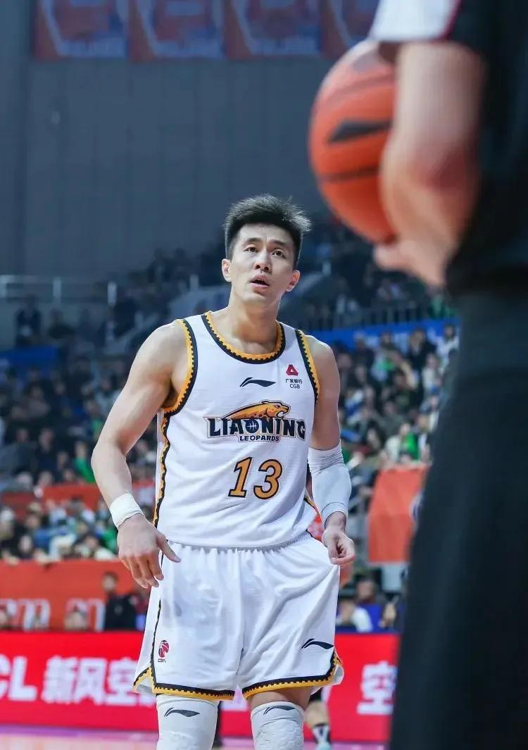 辽宁104:93战胜广东，今晚广东队打的也太差了，杜润旺29分钟0分，二飞26分