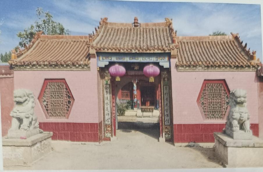单县宝峰寺
宝峰寺位于徐寨镇彭庄村，西临105国道，南临徐皇公路，交通便利。宝峰