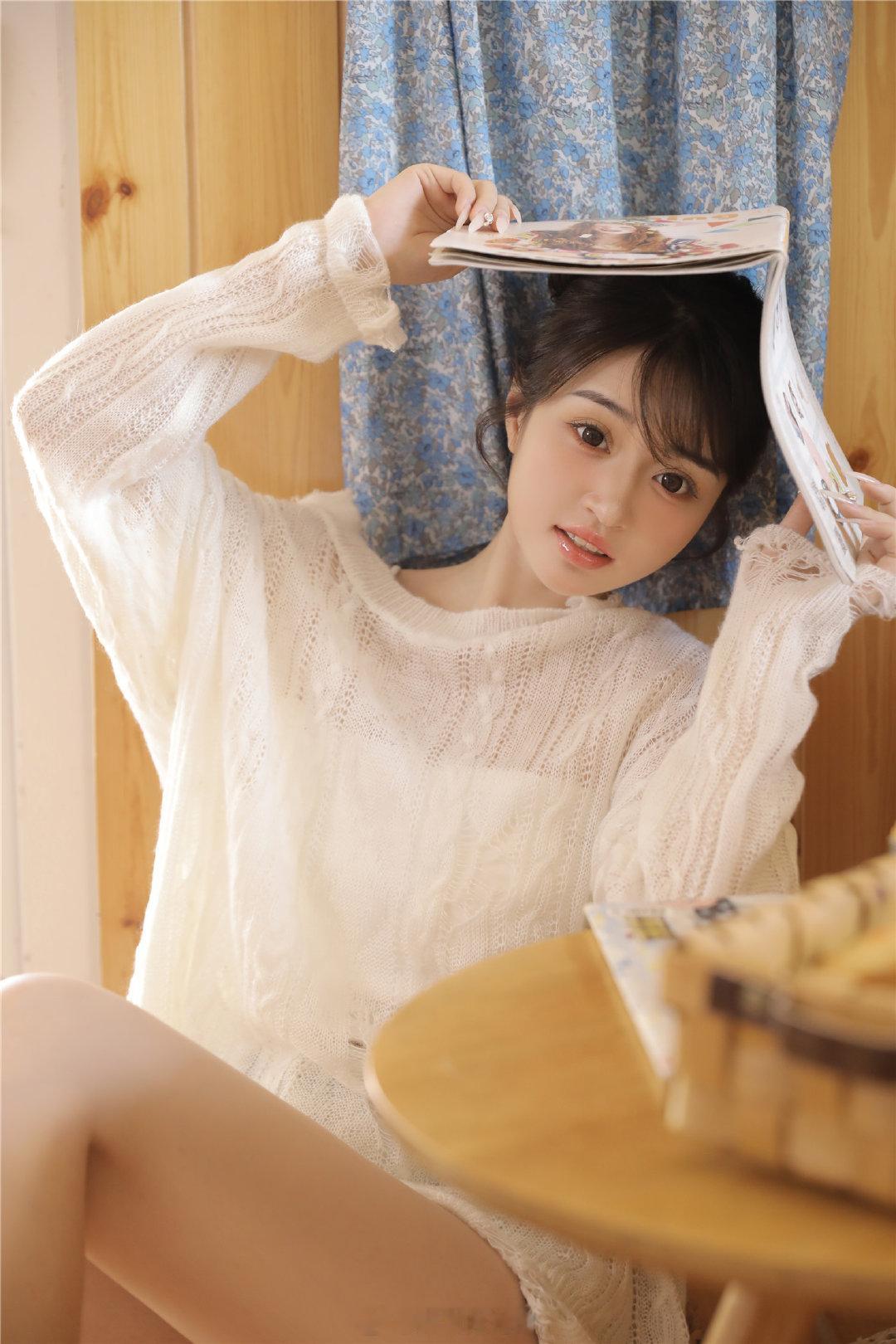 #微凉时光馆# #少女写真# #西安约拍[超话]# 暗恋像一颗颗的青梅果 ​​​