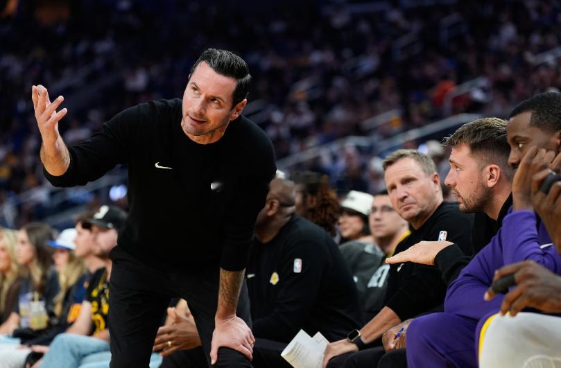 NBA常规塞，洛杉矶湖人在主场以105-99的比分战胜金州勇士。此役罚球方面，湖