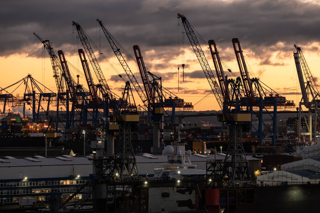 【“”，德国工业危？】欧洲政客不断强调对华“去风险”之际，最新的贸易数据却揭示了