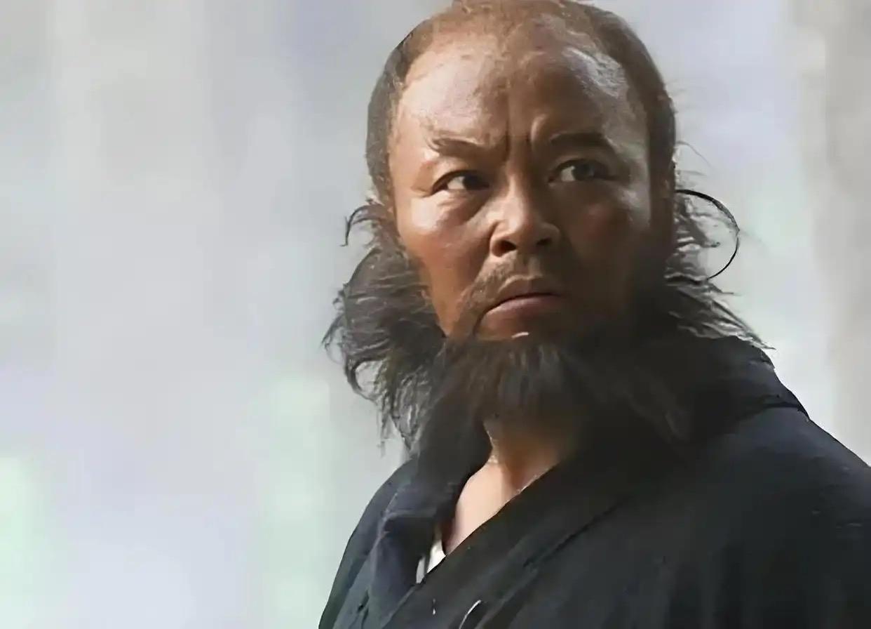 李逵看似天真单纯，实则是水浒最冷血可怕的人

很多人觉得李逵憨厚直率、没心机，忠
