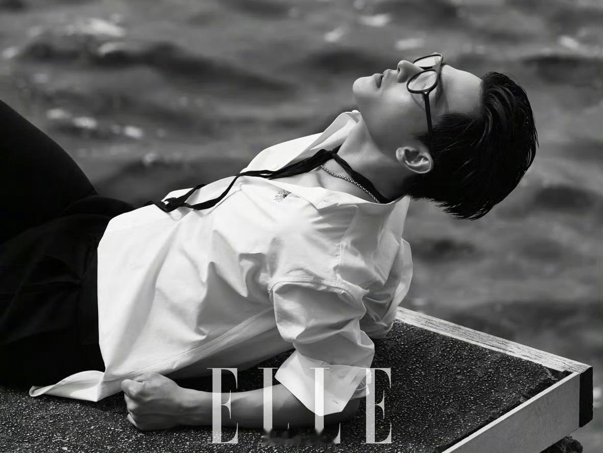 杨洋ELLE6月刊封面预告天知道ELLE拍的这些杨洋神图做过我多久的电脑和手机桌