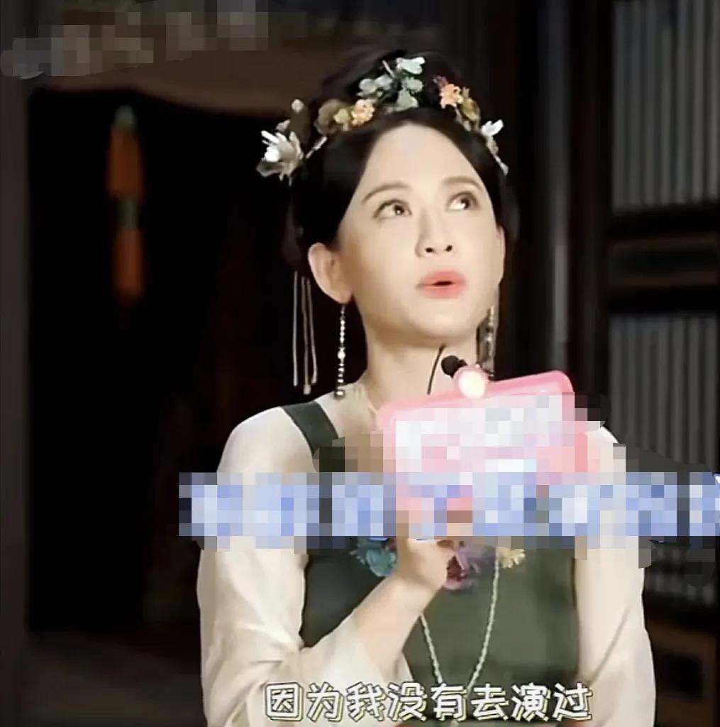 陈乔恩说：“因为我没有去演过一个就是可能以观众视角或我的视角来说，全然反派的一个