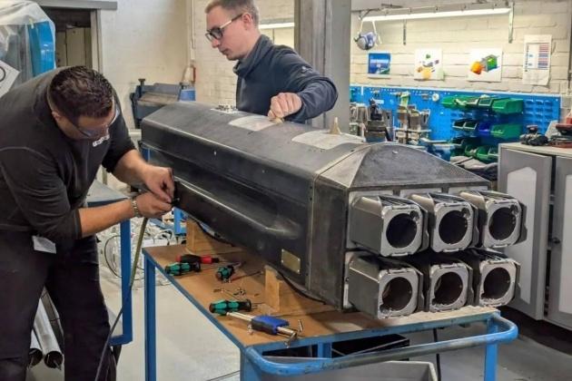 乌克兰部署新型迷你导弹，应对俄罗斯无人机威胁。

乌克兰防空部队近期引入了一款由