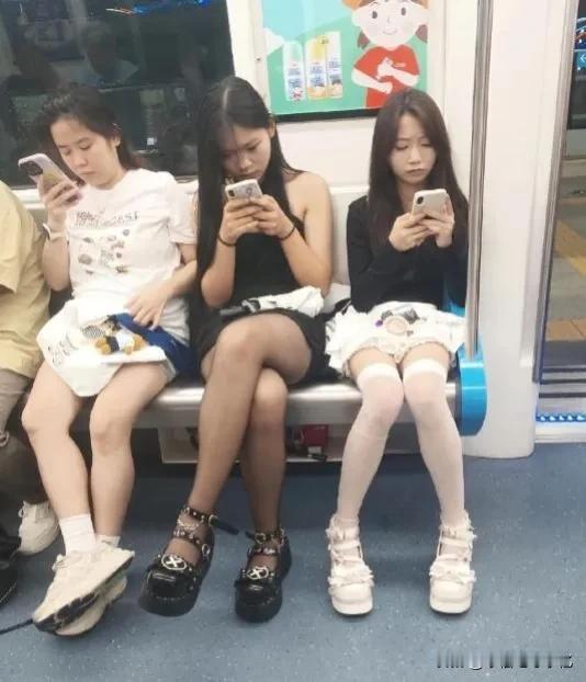 鞋子加起来有10cm