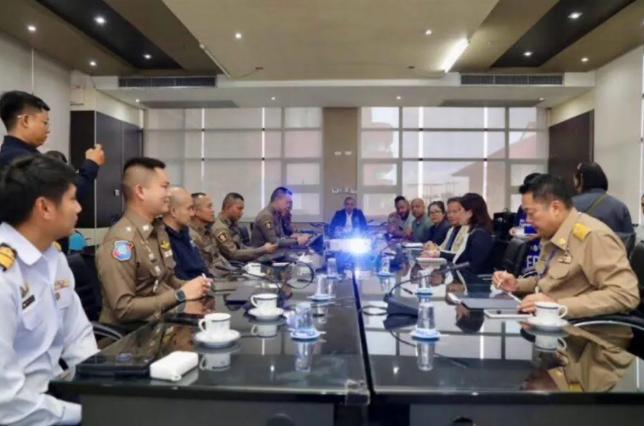 泰国真是太损了！美军五千官兵在航母上憋了200多天，终于要上岸休整了，结果泰国抢