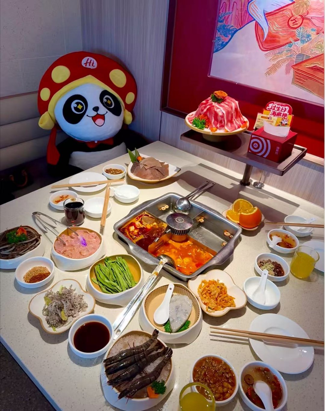 海底捞2025年总营收432.25亿 一个人去吃，还会很贴心的弄一个玩偶摆在你的