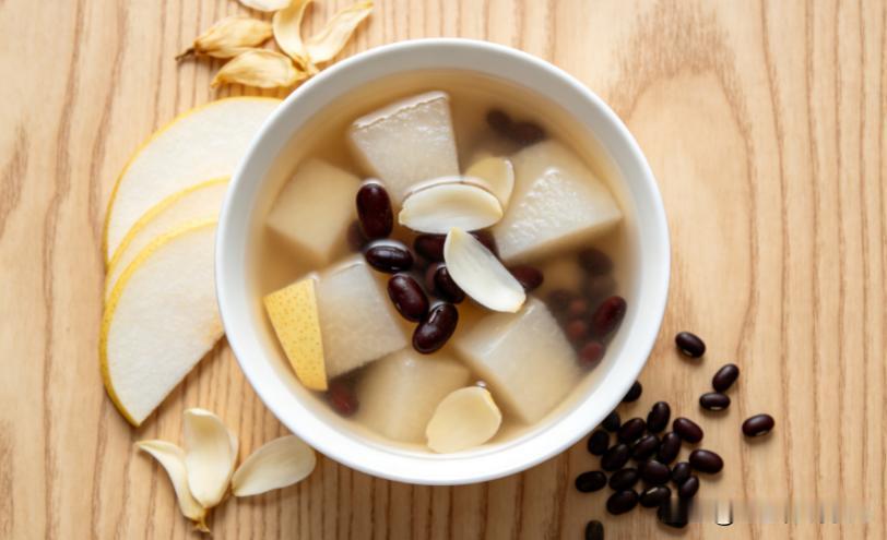 孩子鼻炎，秋喝黑豆水，内热自己退！内热清了，鼻炎、腺样体肥大自然留不住
秋天燥邪