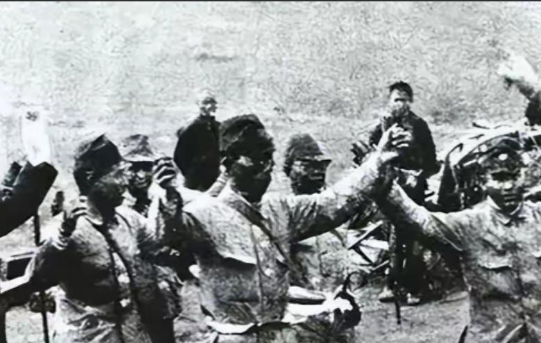 1946 年 2 月 3 日凌晨四点，通化城里上万日本战俘突然暴动，朝鲜族将军方