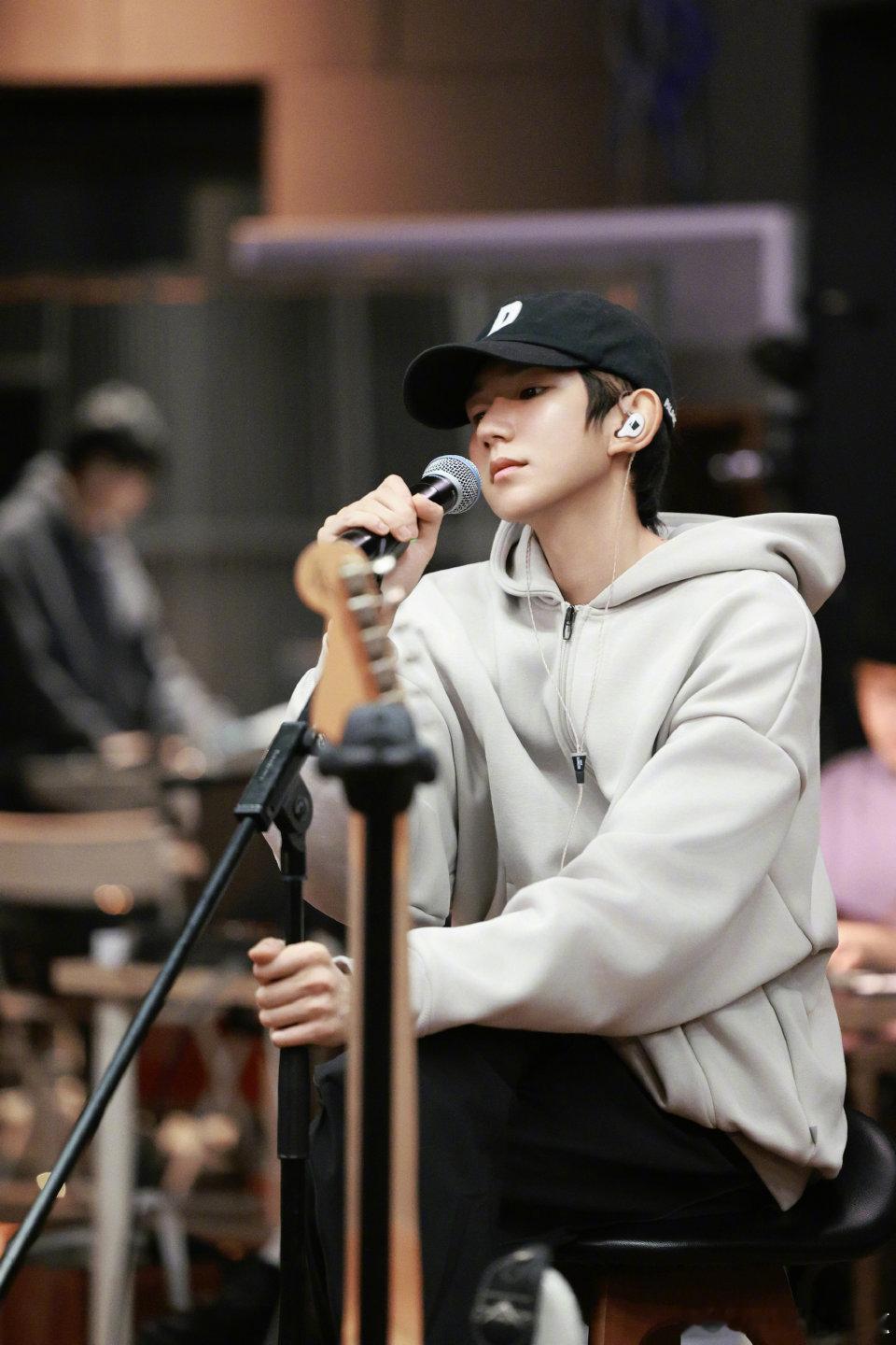 王源谢谢大家一起赴了冬天尾声最美的约 王源谢谢大家赴了冬天尾声最美的约 王源谢谢