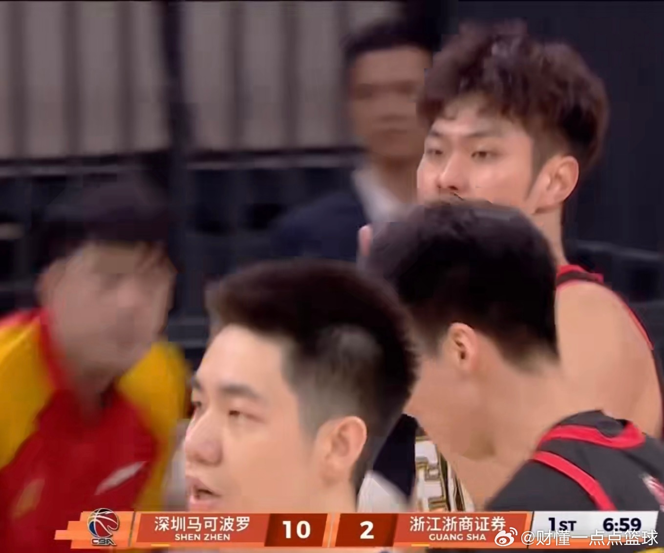 深圳男篮开局进攻端好猛啊，各个位置的尺寸不不输给广厦，直接一波10比2打停了广厦